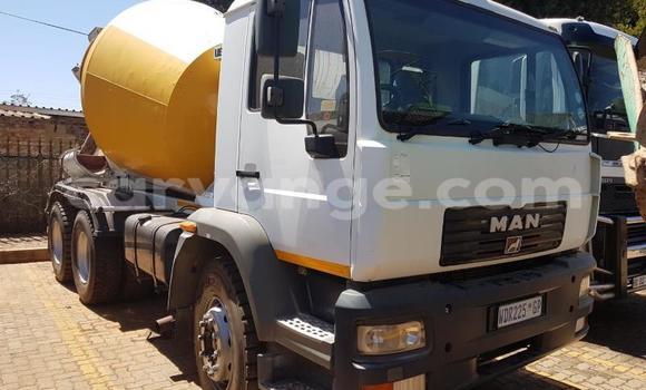 Buy Used Man M2000 White Truck in Windhoek in Namibia