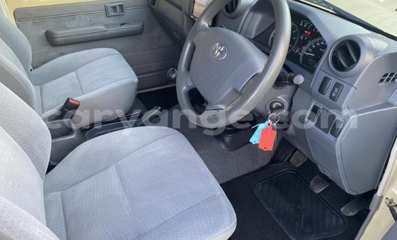 Acheter Occasion Voiture Toyota Land Cruiser Beige à Windhoek, Namibie Acheter Occasion Voiture Toyota Land Cruiser Beige à Windhoek, Namibie