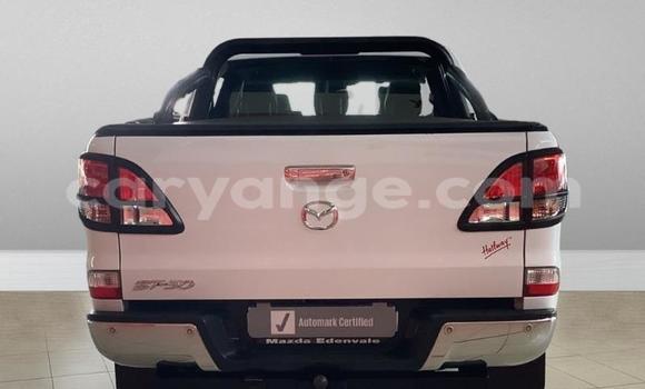 Acheter Occasion Voiture Mazda BT-50 Blanc à Windhoek, Namibie Acheter Occasion Voiture Mazda BT-50 Blanc à Windhoek, Namibie