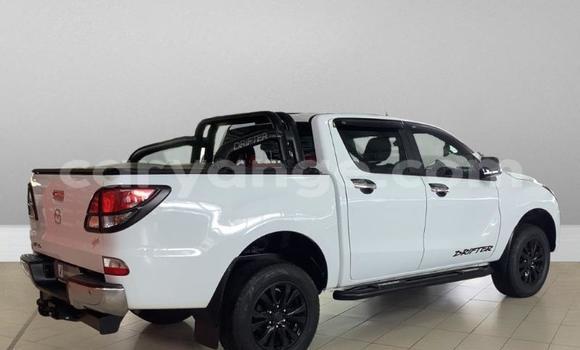 Acheter Occasion Voiture Mazda BT-50 Blanc à Windhoek, Namibie Acheter Occasion Voiture Mazda BT-50 Blanc à Windhoek, Namibie