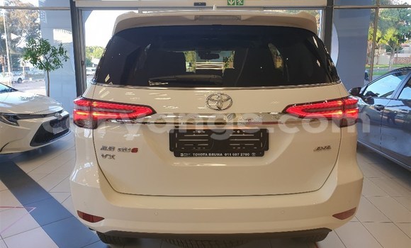 Buy Used Toyota Fortuner White Car in Karasburg in Karas Buy Used Toyota Fortuner White Car in Karasburg in Karas