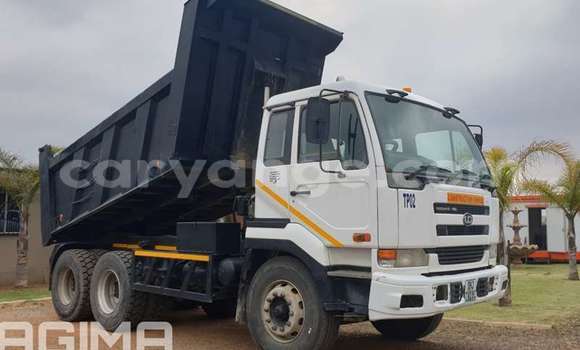 Acheter Occasion Utilitaire Nissan UD Blanc à Windhoek, Namibie Acheter Occasion Utilitaire Nissan UD Blanc à Windhoek, Namibie