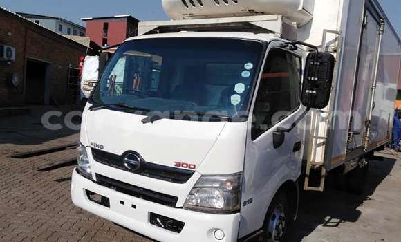 Buy Used Hino 300 Series White Truck in Windhoek in Namibia Buy Used Hino 300 Series White Truck in Windhoek in Namibia