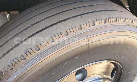 Acheter Occasion Utilitaire Nissan UD Blanc à Windhoek, Namibie Acheter Occasion Utilitaire Nissan UD Blanc à Windhoek, Namibie