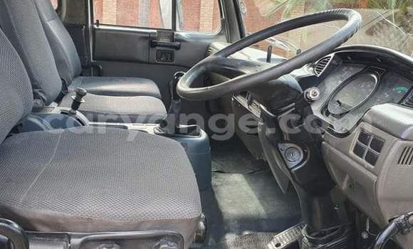 Acheter Occasion Utilitaire Nissan UD Blanc à Windhoek, Namibie Acheter Occasion Utilitaire Nissan UD Blanc à Windhoek, Namibie