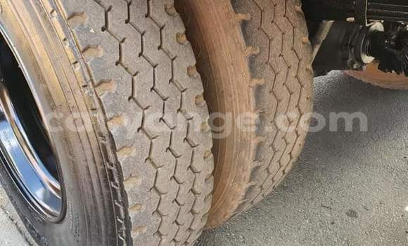 Acheter Occasion Utilitaire Nissan UD Blanc à Windhoek, Namibie Acheter Occasion Utilitaire Nissan UD Blanc à Windhoek, Namibie