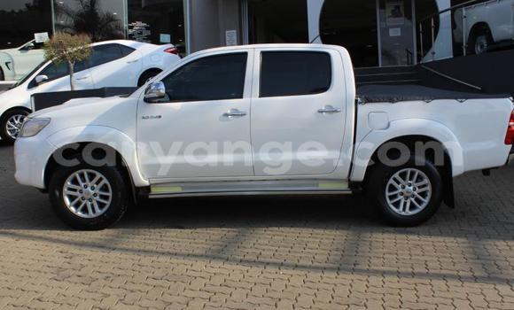 Buy Used Toyota Hilux White Car in Karasburg in Karas Buy Used Toyota Hilux White Car in Karasburg in Karas