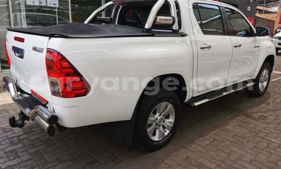 Buy Used Toyota Hilux White Car in Karasburg in Karas Buy Used Toyota Hilux White Car in Karasburg in Karas
