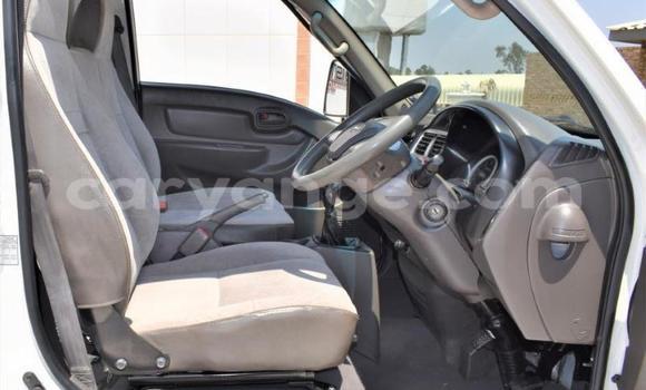 Buy Used Hyundai H200 White Car in Windhoek in Namibia Buy Used Hyundai H200 White Car in Windhoek in Namibia