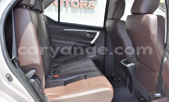 Acheter Occasion Voiture Toyota Fortuner Beige à Windhoek, Namibie Acheter Occasion Voiture Toyota Fortuner Beige à Windhoek, Namibie