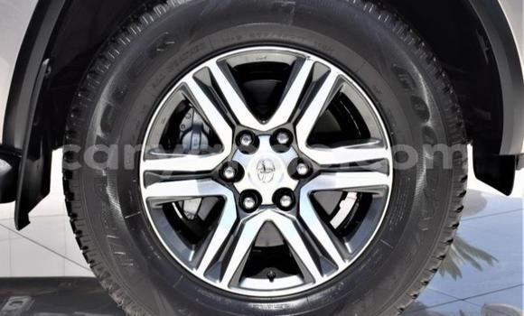 Acheter Occasion Voiture Toyota Fortuner Beige à Windhoek, Namibie Acheter Occasion Voiture Toyota Fortuner Beige à Windhoek, Namibie