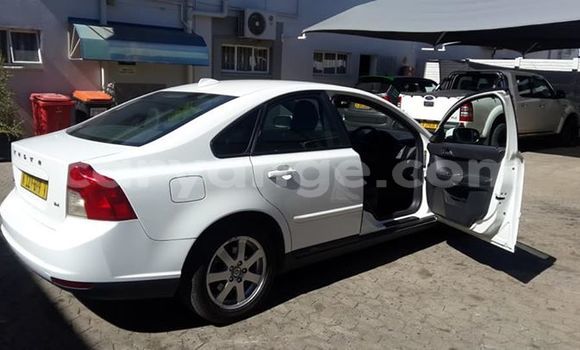 Acheter Occasion Voiture Volvo S40 Blanc à Windhoek, Namibie