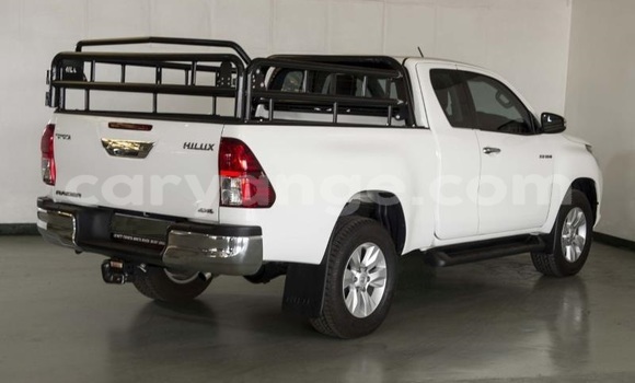 Buy Used Toyota Hilux White Car in Windhoek in Namibia Buy Used Toyota Hilux White Car in Windhoek in Namibia