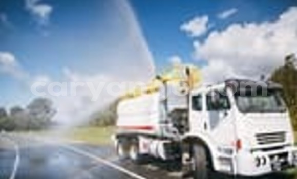 Acheter Occasion Utilitaire Iveco Cargo Blanc à Windhoek, Namibie Acheter Occasion Utilitaire Iveco Cargo Blanc à Windhoek, Namibie