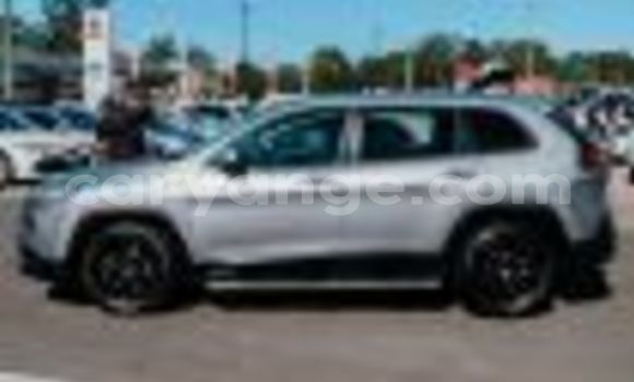 Buy Used Jeep Cherokee Silver Car in Windhoek in Namibia Buy Used Jeep Cherokee Silver Car in Windhoek in Namibia
