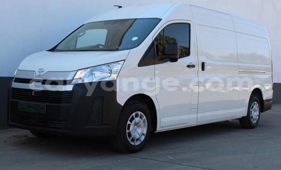 Buy Used Toyota Grand HiAce White Car in Windhoek in Namibia