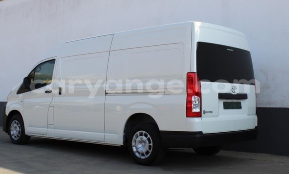 Buy Used Toyota Grand HiAce White Car in Windhoek in Namibia Buy Used Toyota Grand HiAce White Car in Windhoek in Namibia