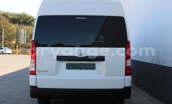 Buy Used Toyota Grand HiAce White Car in Windhoek in Namibia Buy Used Toyota Grand HiAce White Car in Windhoek in Namibia
