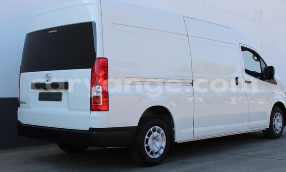 Buy Used Toyota Grand HiAce White Car in Windhoek in Namibia Buy Used Toyota Grand HiAce White Car in Windhoek in Namibia
