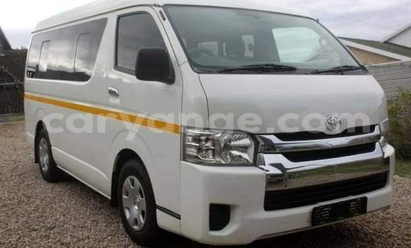 Buy Used Toyota Hi Ace White Car in Windhoek in Namibia