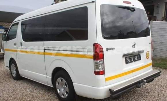 Buy Used Toyota Hi Ace White Car in Windhoek in Namibia Buy Used Toyota Hi Ace White Car in Windhoek in Namibia