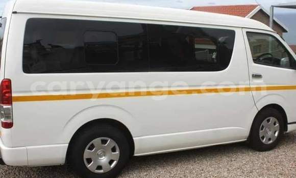 Buy Used Toyota Hi Ace White Car in Windhoek in Namibia Buy Used Toyota Hi Ace White Car in Windhoek in Namibia