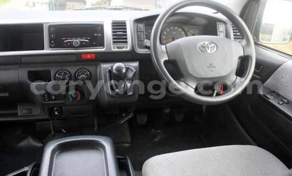 Buy Used Toyota Hi Ace White Car in Windhoek in Namibia Buy Used Toyota Hi Ace White Car in Windhoek in Namibia