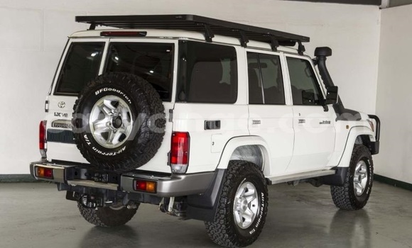 Acheter Occasion Voiture Toyota Land Cruiser Blanc à Windhoek, Namibie Acheter Occasion Voiture Toyota Land Cruiser Blanc à Windhoek, Namibie