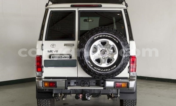 Acheter Occasion Voiture Toyota Land Cruiser Blanc à Windhoek, Namibie Acheter Occasion Voiture Toyota Land Cruiser Blanc à Windhoek, Namibie