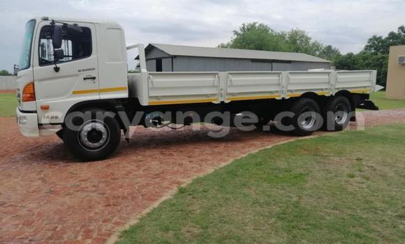 Buy Used Hino 300 Series White Truck in Windhoek in Namibia Buy Used Hino 300 Series White Truck in Windhoek in Namibia