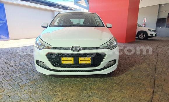 Buy Used Hyundai I20 White Car in Windhoek in Namibia