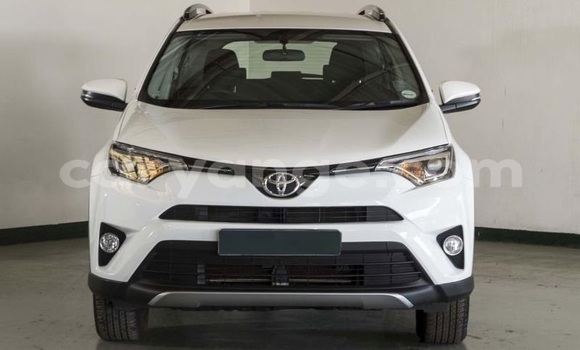 Acheter Occasion Voiture Toyota RAV4 Blanc à Windhoek, Namibie Acheter Occasion Voiture Toyota RAV4 Blanc à Windhoek, Namibie