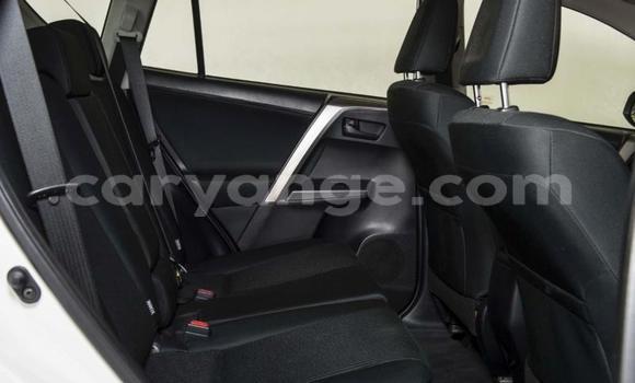 Acheter Occasion Voiture Toyota RAV4 Blanc à Windhoek, Namibie Acheter Occasion Voiture Toyota RAV4 Blanc à Windhoek, Namibie