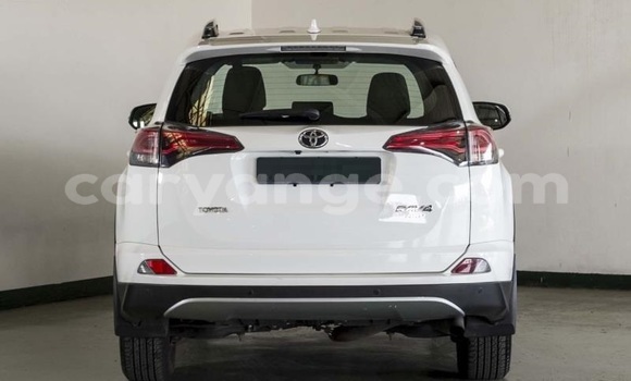 Acheter Occasion Voiture Toyota RAV4 Blanc à Windhoek, Namibie Acheter Occasion Voiture Toyota RAV4 Blanc à Windhoek, Namibie