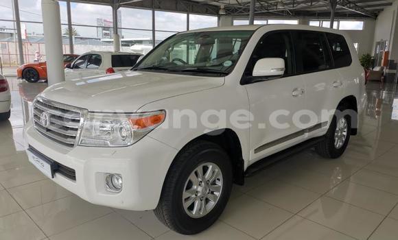 Buy Used Toyota Land Cruiser White Car in Swakopmund in Namibia Buy Used Toyota Land Cruiser White Car in Swakopmund in Namibia