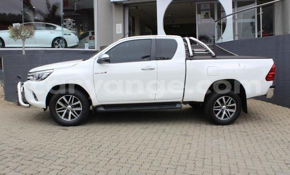 Acheter Occasion Voiture Toyota Hilux Blanc à Karasburg, Karas Acheter Occasion Voiture Toyota Hilux Blanc à Karasburg, Karas