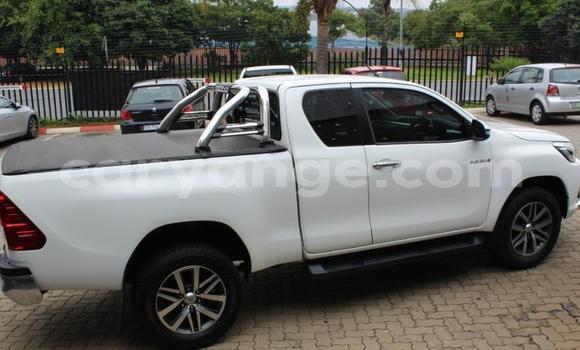 Acheter Occasion Voiture Toyota Hilux Blanc à Karasburg, Karas Acheter Occasion Voiture Toyota Hilux Blanc à Karasburg, Karas