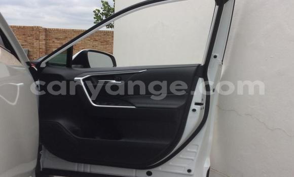 Buy Used Toyota RAV4 White Car in Luderitz in Karas Buy Used Toyota RAV4 White Car in Luderitz in Karas