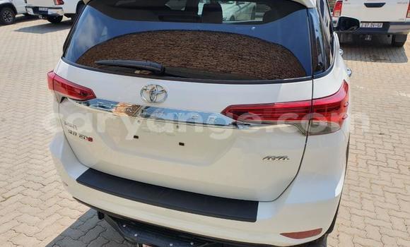 Buy Used Toyota Fortuner White Car in Karasburg in Karas Buy Used Toyota Fortuner White Car in Karasburg in Karas