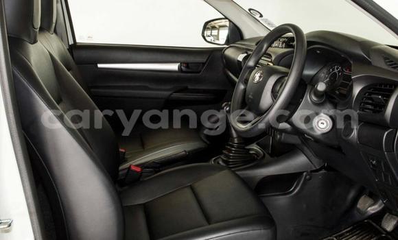 Acheter Occasion Voiture Toyota Hilux Blanc à Windhoek, Namibie Acheter Occasion Voiture Toyota Hilux Blanc à Windhoek, Namibie