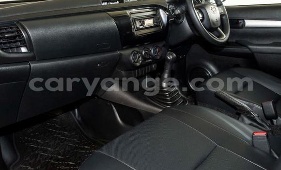 Acheter Occasion Voiture Toyota Hilux Blanc à Windhoek, Namibie Acheter Occasion Voiture Toyota Hilux Blanc à Windhoek, Namibie