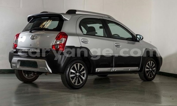 Acheter Occasion Voiture Toyota Etios Gris à Windhoek, Namibie Acheter Occasion Voiture Toyota Etios Gris à Windhoek, Namibie