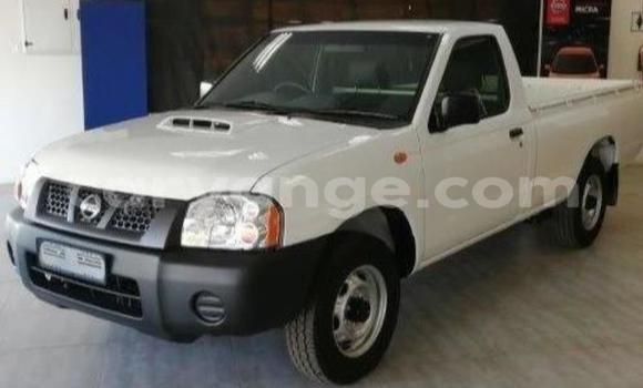Buy Used Nissan NP 300 White Car in Gobabis in Omaheke Buy Used Nissan NP 300 White Car in Gobabis in Omaheke