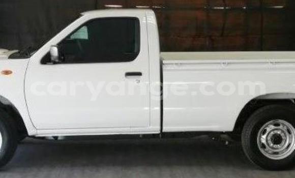 Buy Used Nissan NP 300 White Car in Gobabis in Omaheke Buy Used Nissan NP 300 White Car in Gobabis in Omaheke