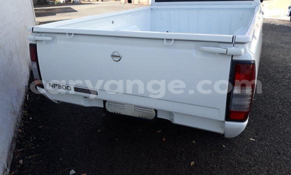 Buy Used Nissan NP 300 White Car in Gobabis in Omaheke Buy Used Nissan NP 300 White Car in Gobabis in Omaheke