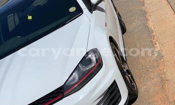 Buy Used Volkswagen Golf White Car in Arandis in Kunene