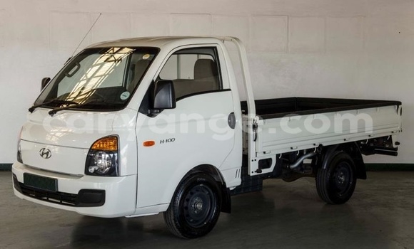 Buy Used Hyundai H1 White Car in Windhoek in Namibia Buy Used Hyundai H1 White Car in Windhoek in Namibia