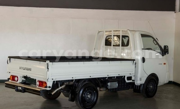 Buy Used Hyundai H1 White Car in Windhoek in Namibia Buy Used Hyundai H1 White Car in Windhoek in Namibia
