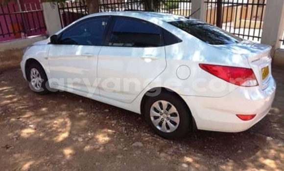 Buy Used Hyundai Accent White Car in Arandis in Kunene Buy Used Hyundai Accent White Car in Arandis in Kunene