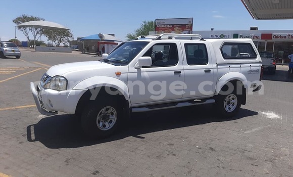 Buy Used Nissan Hardbody White Car in Windhoek in Namibia